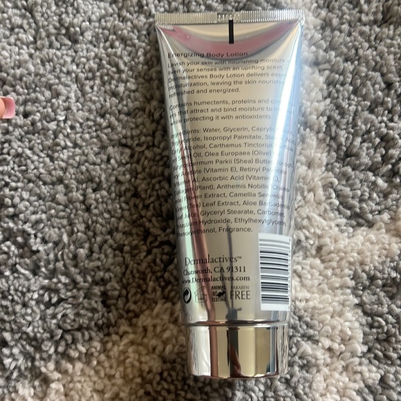 🖤Pick 5/$25 Dermalactives Energizing Body Lotion 200 ML 6.76 Fl Oz Sealed - Picture 3 of 3